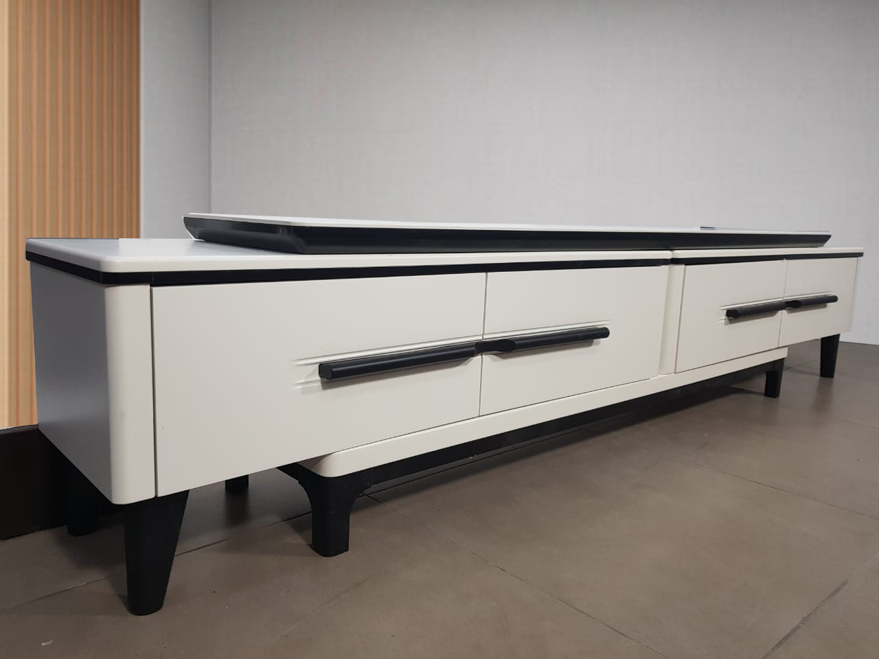 11 Hadleigh  Plasma / TV Stand - Image 2