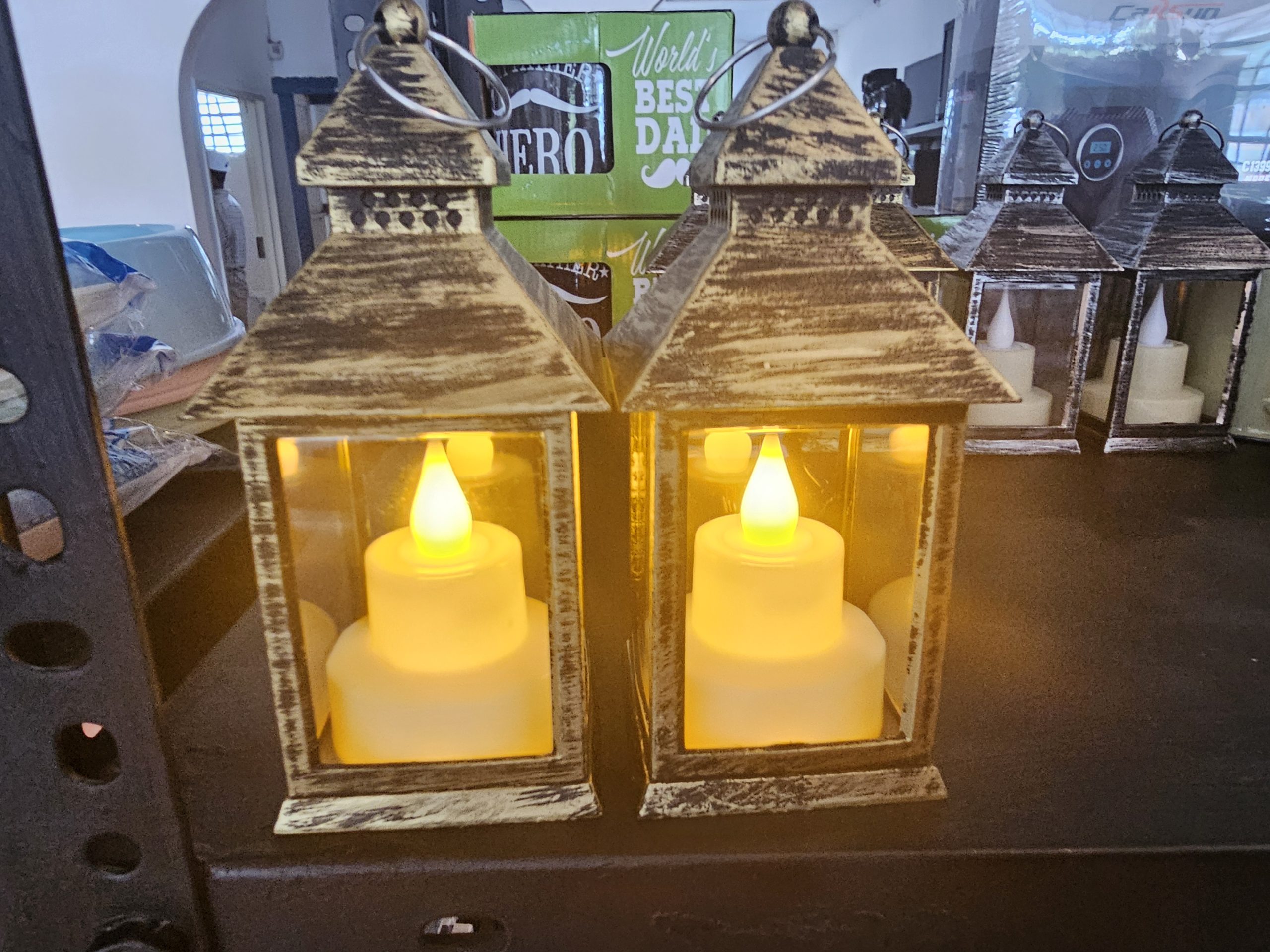 Small light lanterns